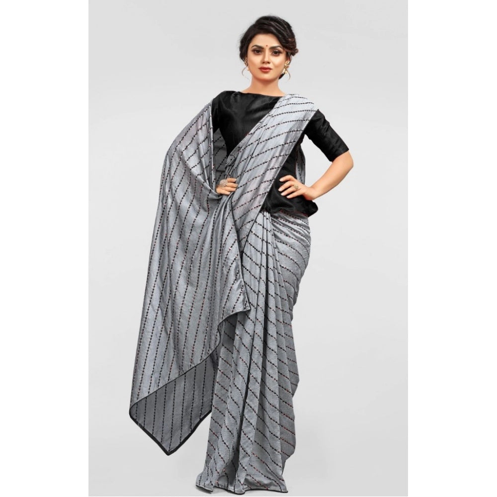 Grey vichitra saree for women — pallu detail