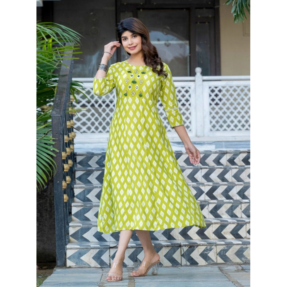 Parrot rayon a-line kurti for women — side angle
